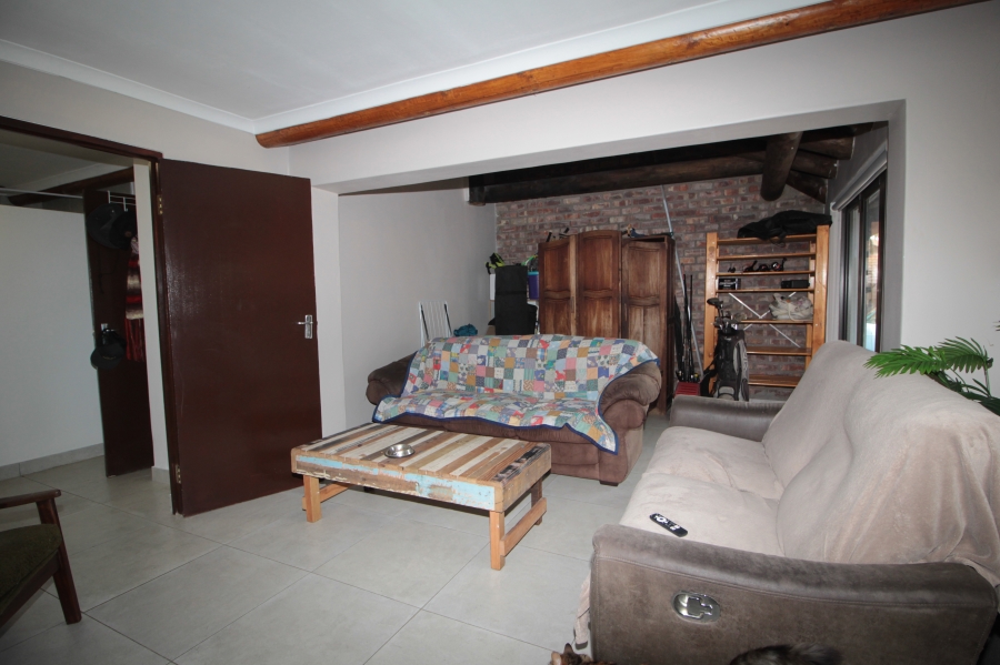 3 Bedroom Property for Sale in Menkenkop Western Cape